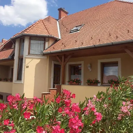 Im Og Mit Westausrichtung Und Balkon * Hévíz