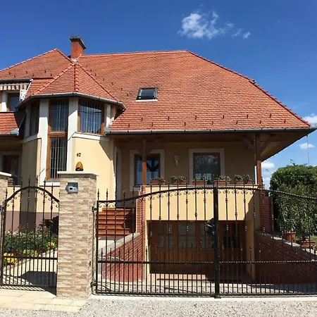 Im Og Mit Westausrichtung Und Balkon