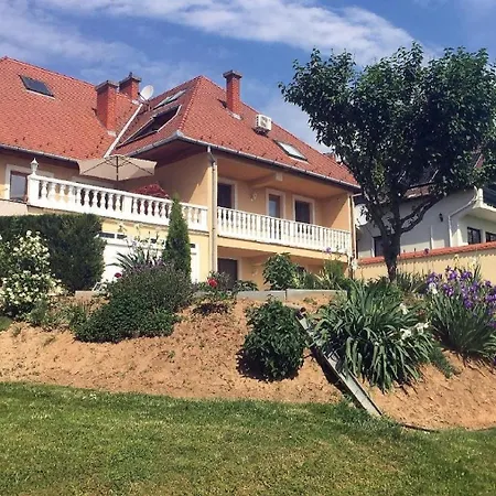 Im Og Mit Westausrichtung Und Balkon Hévíz